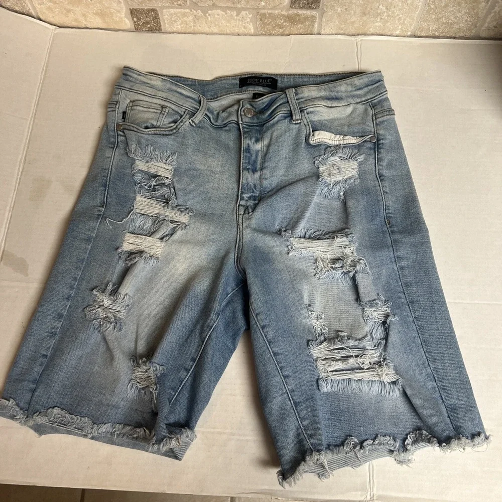 Judy Blue Jean Shorts Womens 1XL Destroyed Cut Off Bermuda Everyday Stretch‎